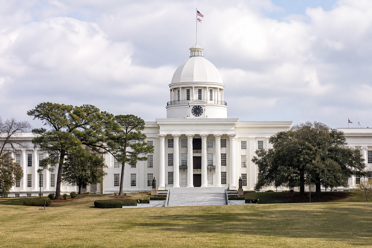 Alabama State Capitol in daylight, exterior, no people in the foreground